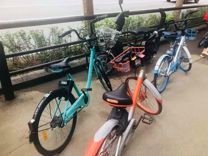 和平区太原街街道中华社区开展共享单车整理志愿服务活动